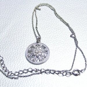 NWT Vtg. silvertone Avon Necklace with Star design crystal drop (my13)